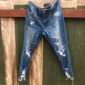 Distressed American Eagle high rise jegging, size 16 short, super stretch style